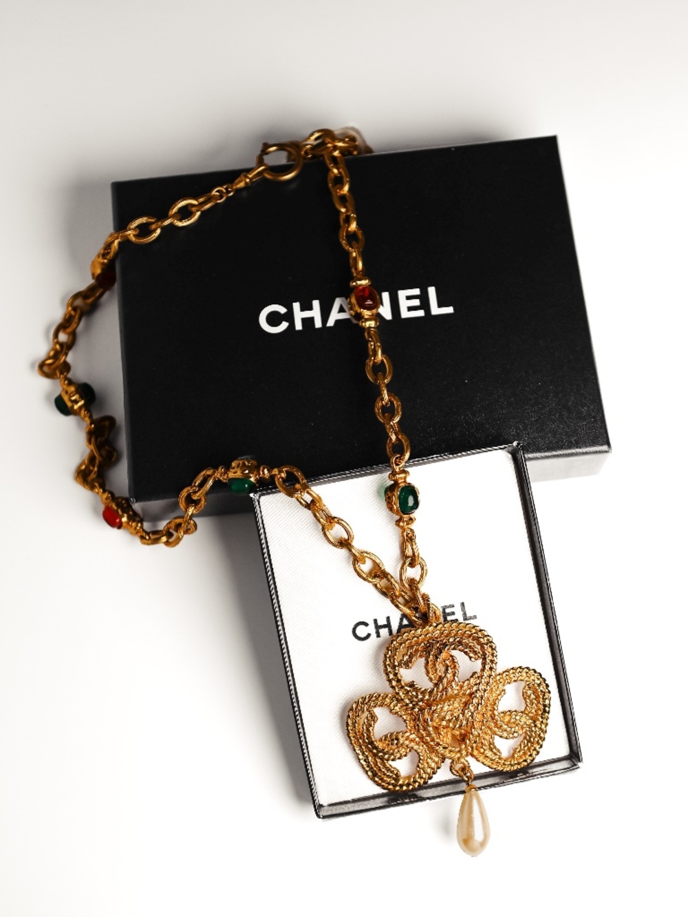 Authentic Vintage Chanel CC Trinity Clover Pendant Gripoix Necklace